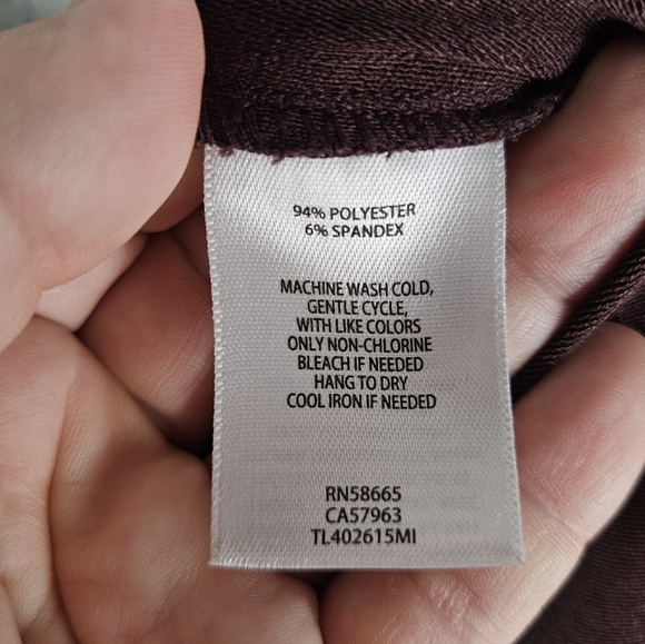 LEITH | v-neck wide leg jumpsuit with pockets - Picture 5 of 5